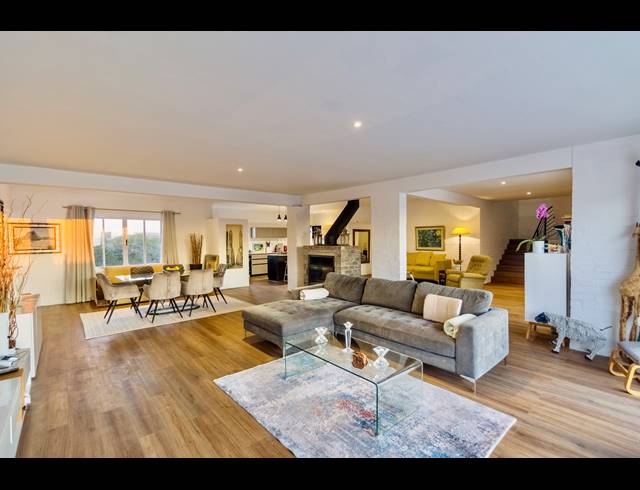 5 BEDROOM HOUSE FOR SALE IN GROTTO BAY